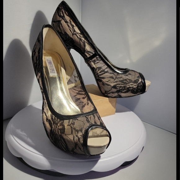 Jennifer Lopez black lace heels size 9 - Picture 2 of 4